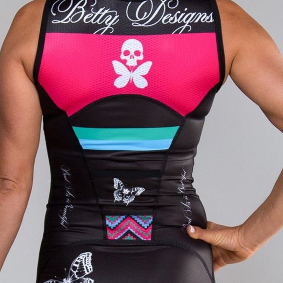 ππ²β’ ππ
π Betty Designs x BADDIE VIBESππ
π - Picture 1 of 16